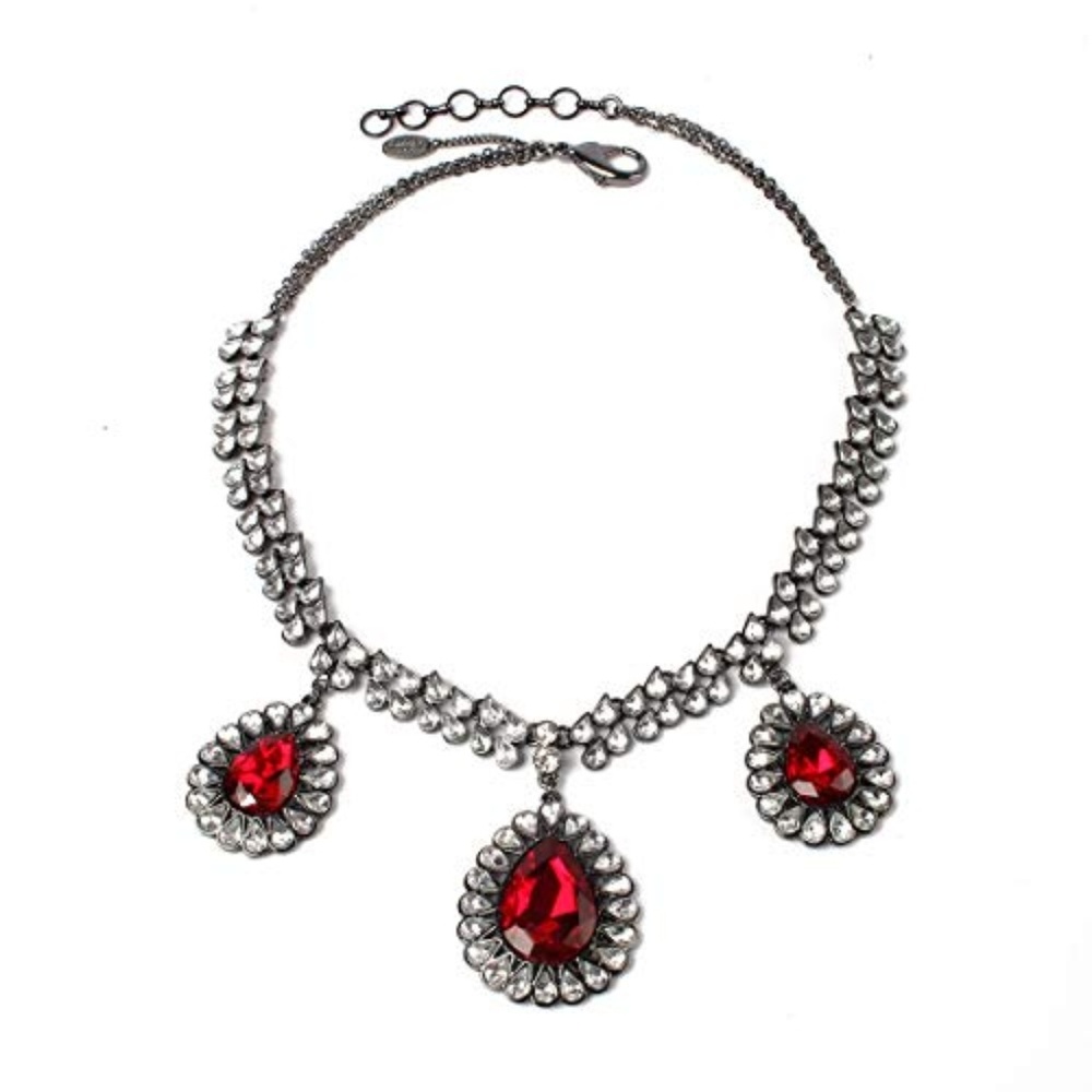 Gorgeous elegant necklace